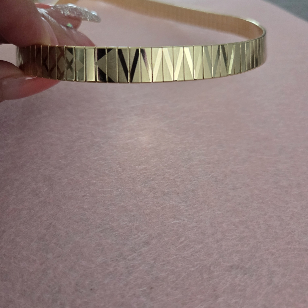 Elegant Gold-Toned Bracelet